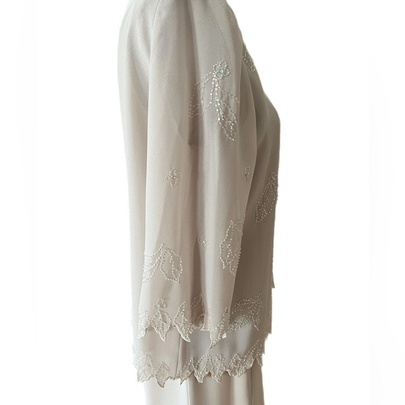 🔥🔥Karen Miller 2 Piece Partial Beaded Gown and Jacket Size 10 Beige - Picture 3 of 8